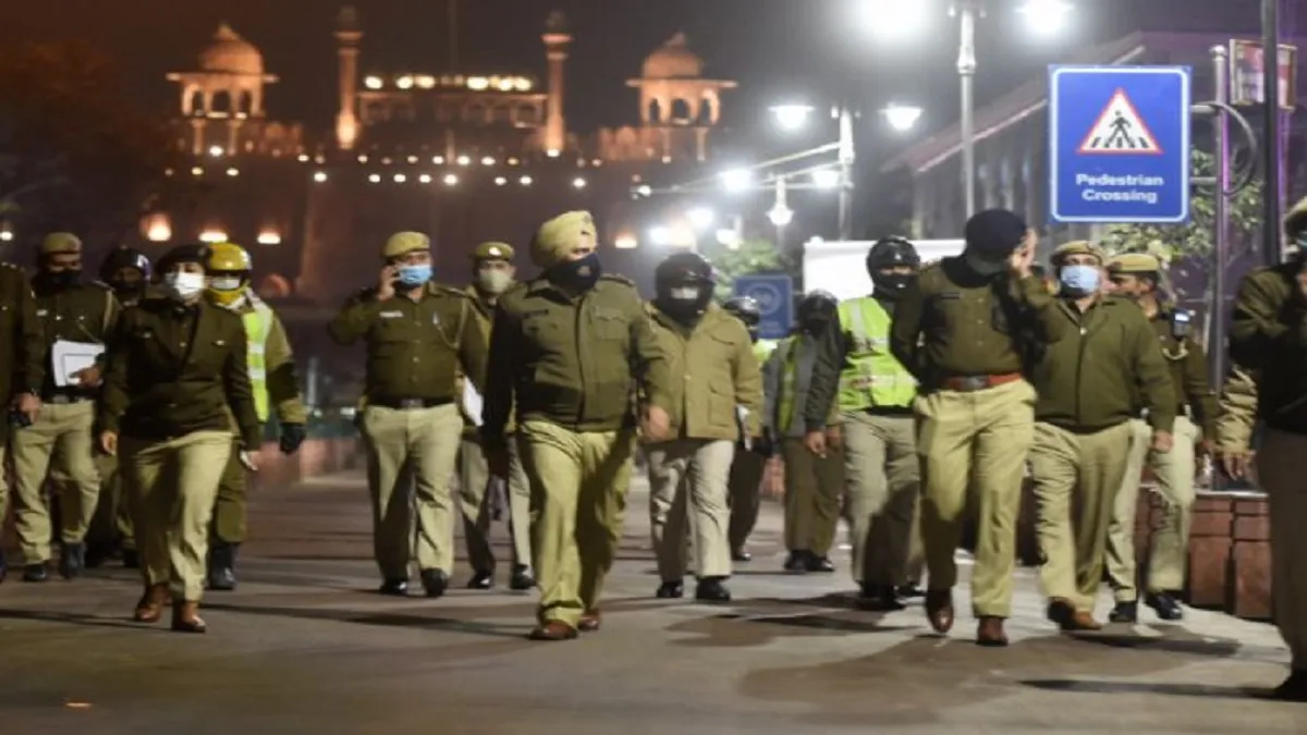 दिल्ली पुलिस के 300 से ज्यादा जवान कोरोना पॉजिटिव- India TV Hindi