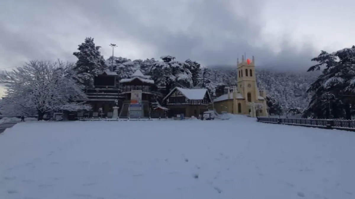 शिमला के कई इलाकों में तेज बर्फबारी- India TV Hindi