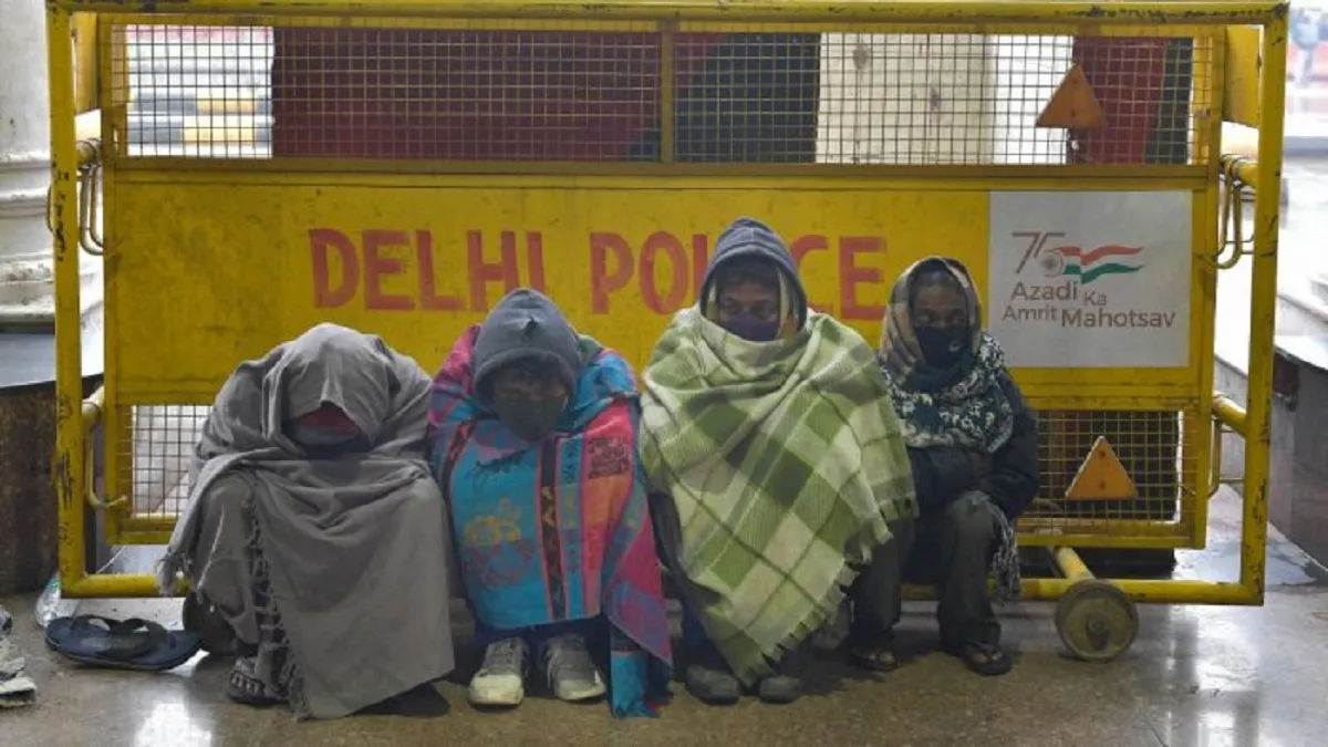 दिल्ली में जनवरी में ठंड से 106 लोगों की हुई मौत! एनजीओ के दावे पर अधिकारियों ने इनकार किया- India TV Hindi