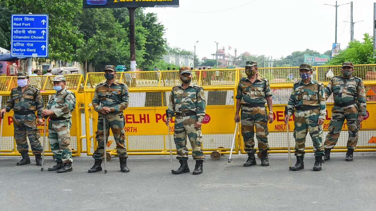 दिल्ली-एनसीआर पर आतंकी हमले की आशंका, खुफिया अलर्ट के बाद बढ़ाई गई सुरक्षा- India TV Hindi