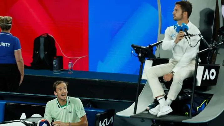 Daniil Medvedev fined USD12000 for outburst against chair umpire- India TV Hindi