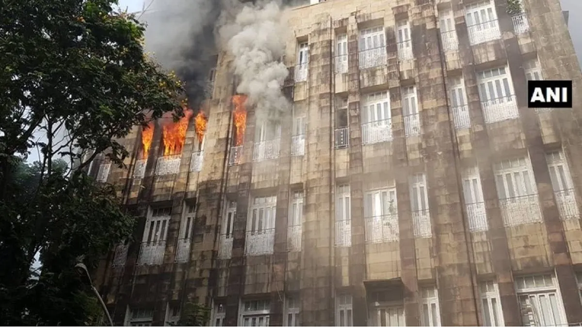 मुंबई में बिल्डिंग में लगी थी आग- India TV Hindi