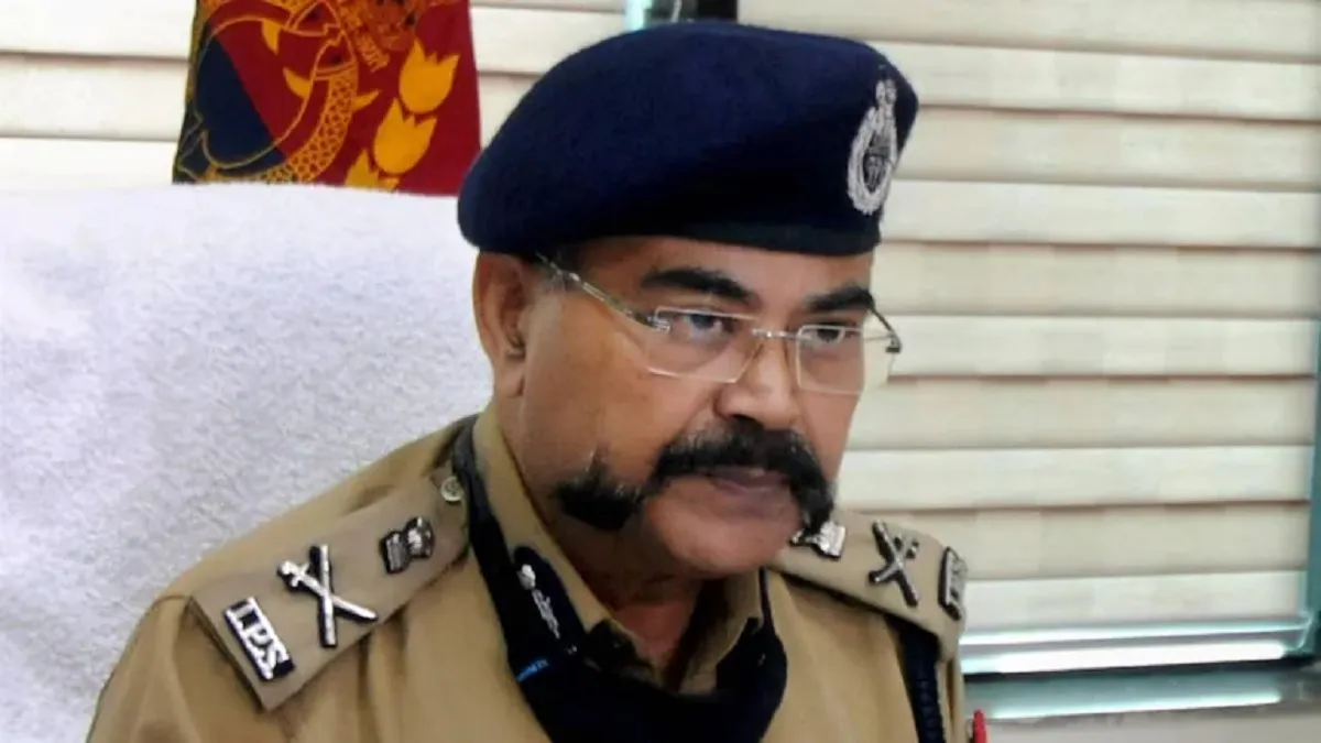 उत्तर प्रदेश के 95 विधानसभा क्षेत्र संवेदनशील चिन्हित, पारदर्शी चुनाव के लिए पुलिस कटिबद्ध: एडीजी - India TV Hindi