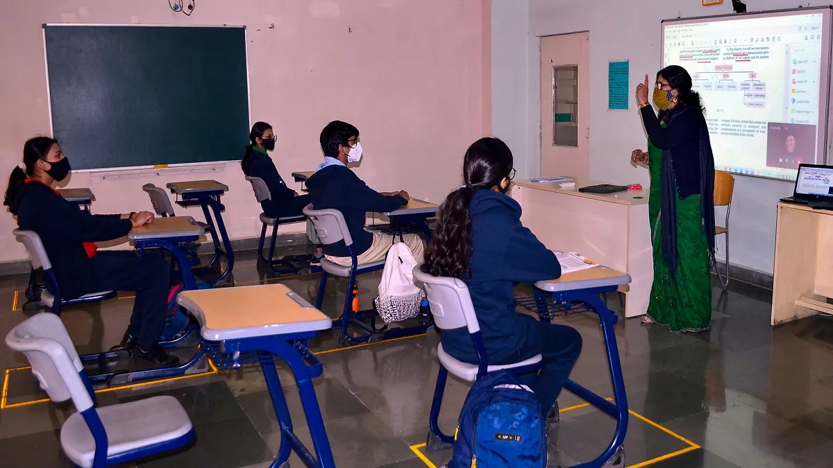 Delhi School Open- India TV Hindi