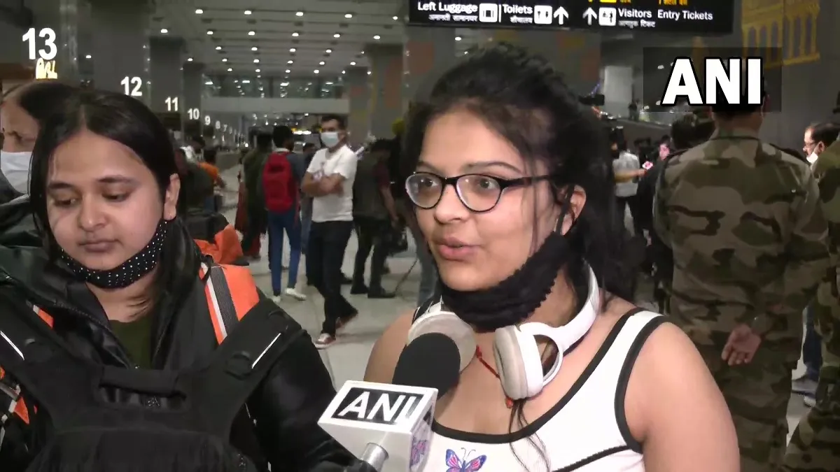 A special flight carrying Indian students stranded in Ukraine arrived at Delhi airport.- India TV Hindi