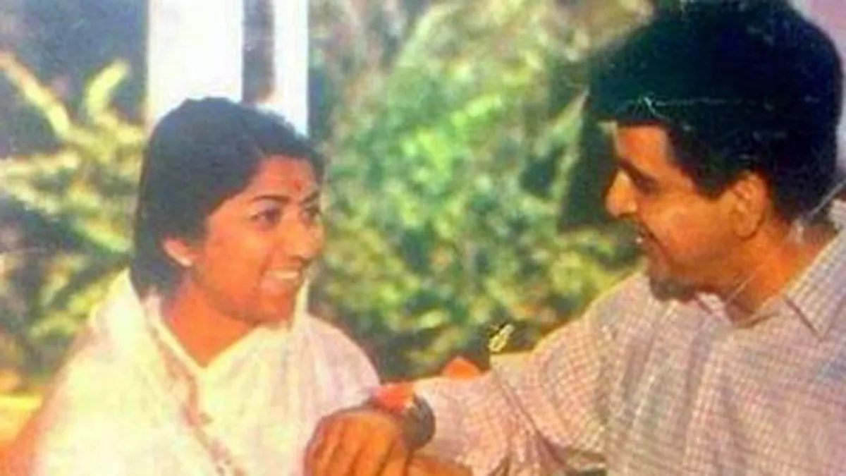 Lata Mangeshkar with Dilip Kumar- India TV Hindi