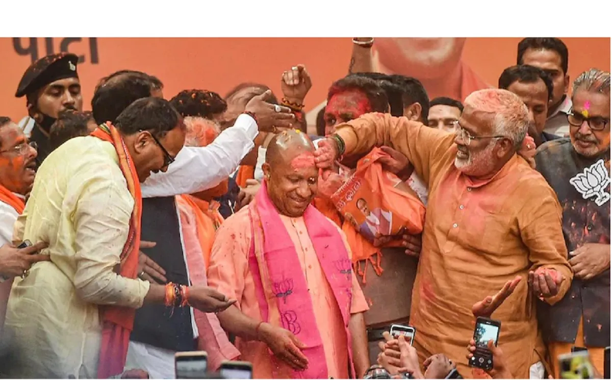 Yogi Adityanath and other BJP leader celebrate- India TV Hindi