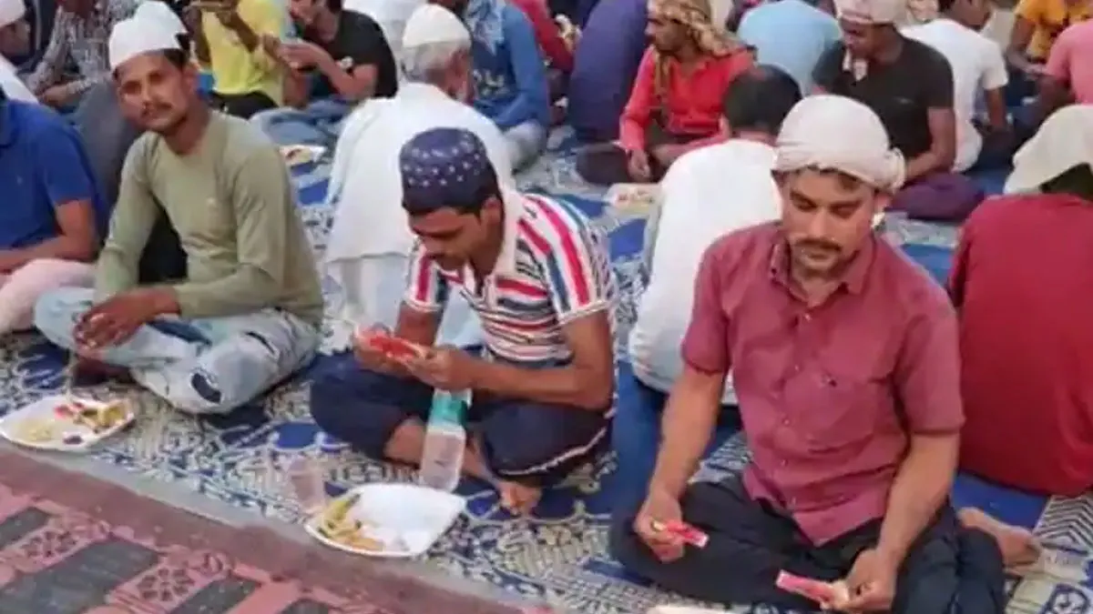 Hindu prisoners fasting along with Muslims in Barabanki jail - India TV Hindi