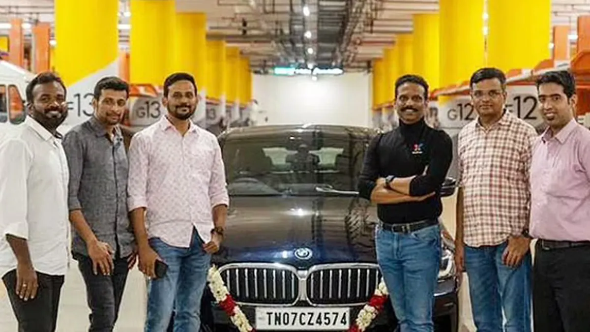 IT firm CEO rewards colleagues loyalty with BMW cars- India TV Hindi