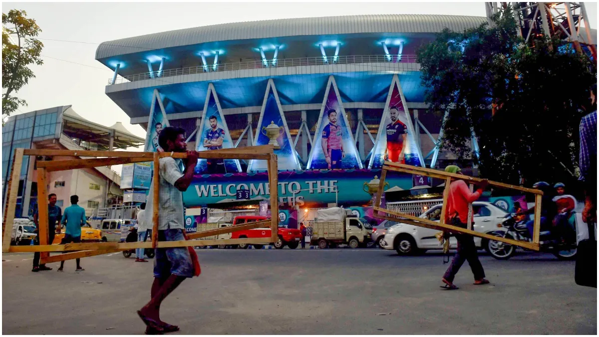 Kolkata: Preparations underway at Eden Gardens on the eve of the Indian Premier League 2022 play-off- India TV Hindi