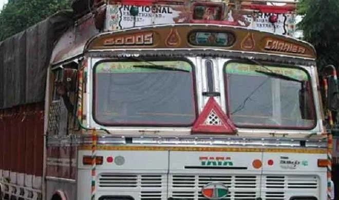 Aligarh truck accident- India TV Hindi