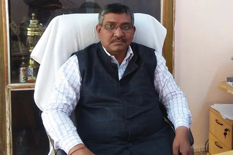 Principal of Navodaya School Shahdol - India TV Hindi