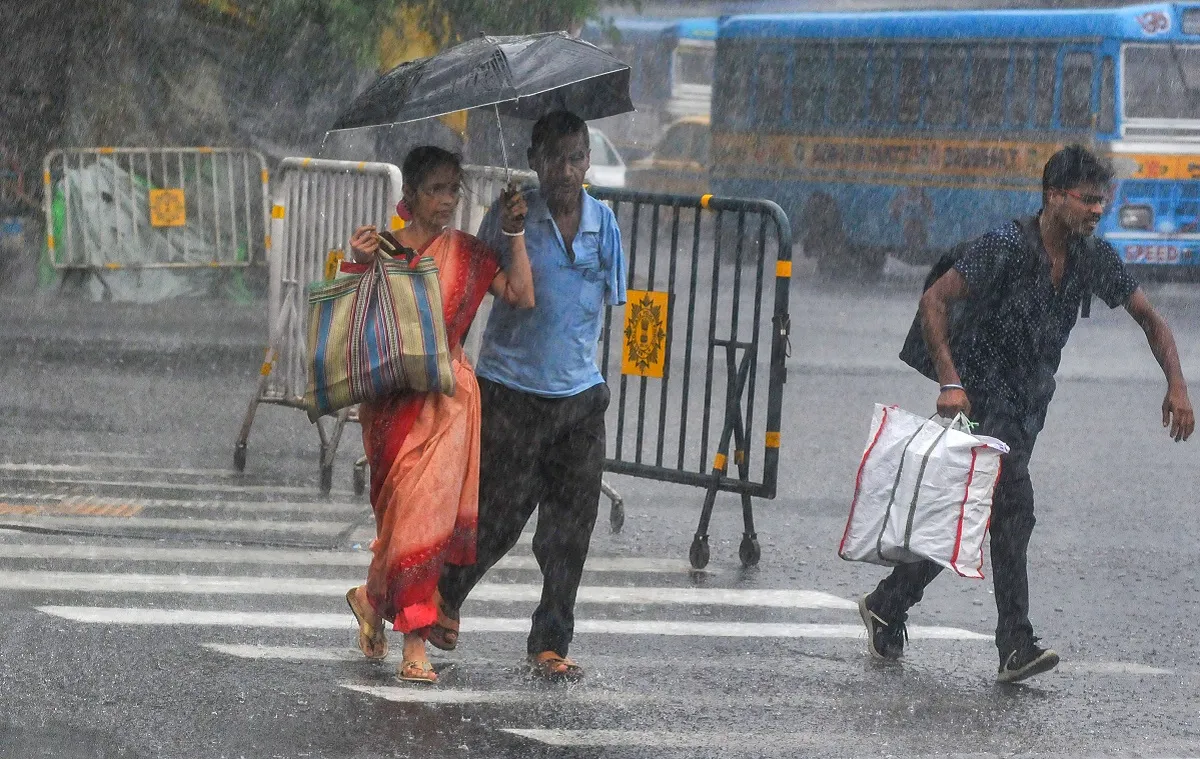 Today's Weather Update UP-Bihar jharkhand west bengal rainfall prediction heavy rainfall prediction - India TV Hindi