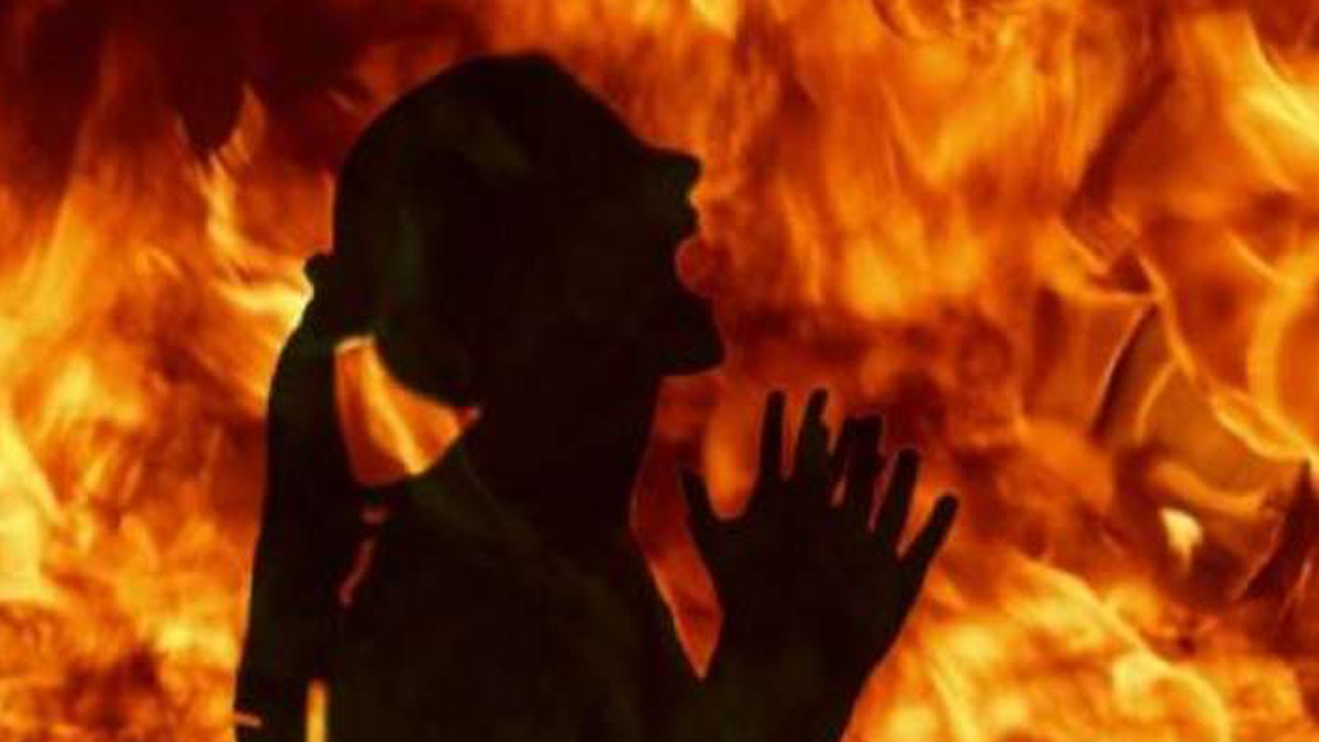 गिरिडीह में रेप पीड़िता को ससुराल वालों ने आग में झोंका । Jharkhand Crime  News rape victim burnt alive in giridih - India TV Hindi News