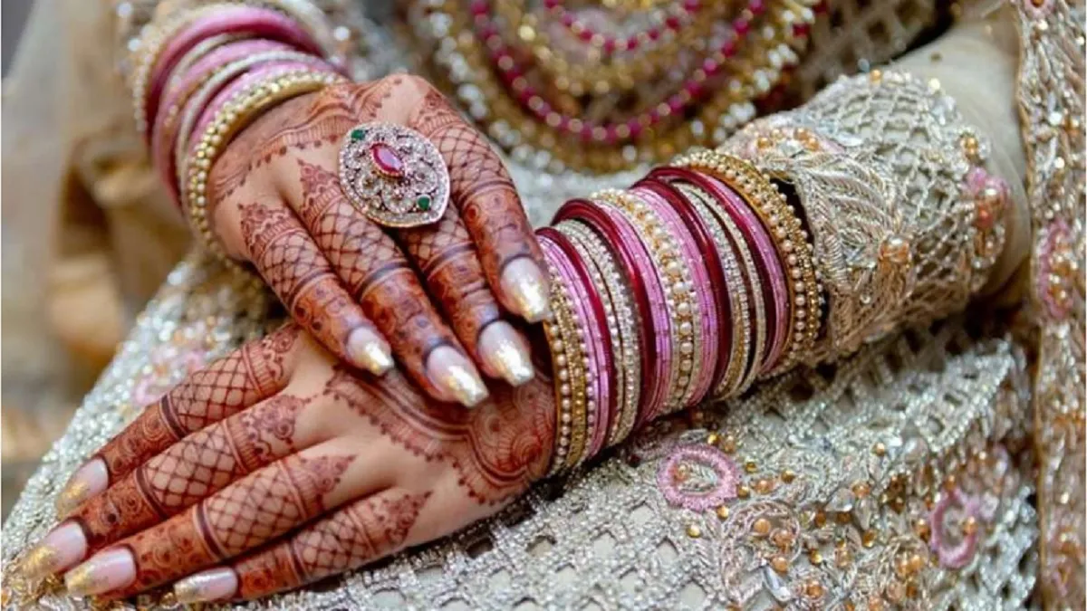 इंदौर में नाबालिग लड़की से शादी के आरोप में 6 लोगों के खिलाफ दर्ज हुआ मुकदमा- India TV Hindi