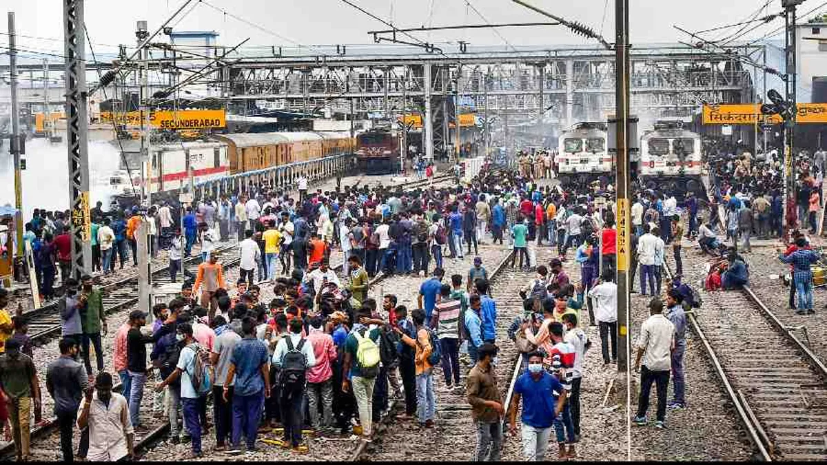 Protest against the Agnipath scheme at Secunderabad Railway Station(Representational Image)- India TV Hindi