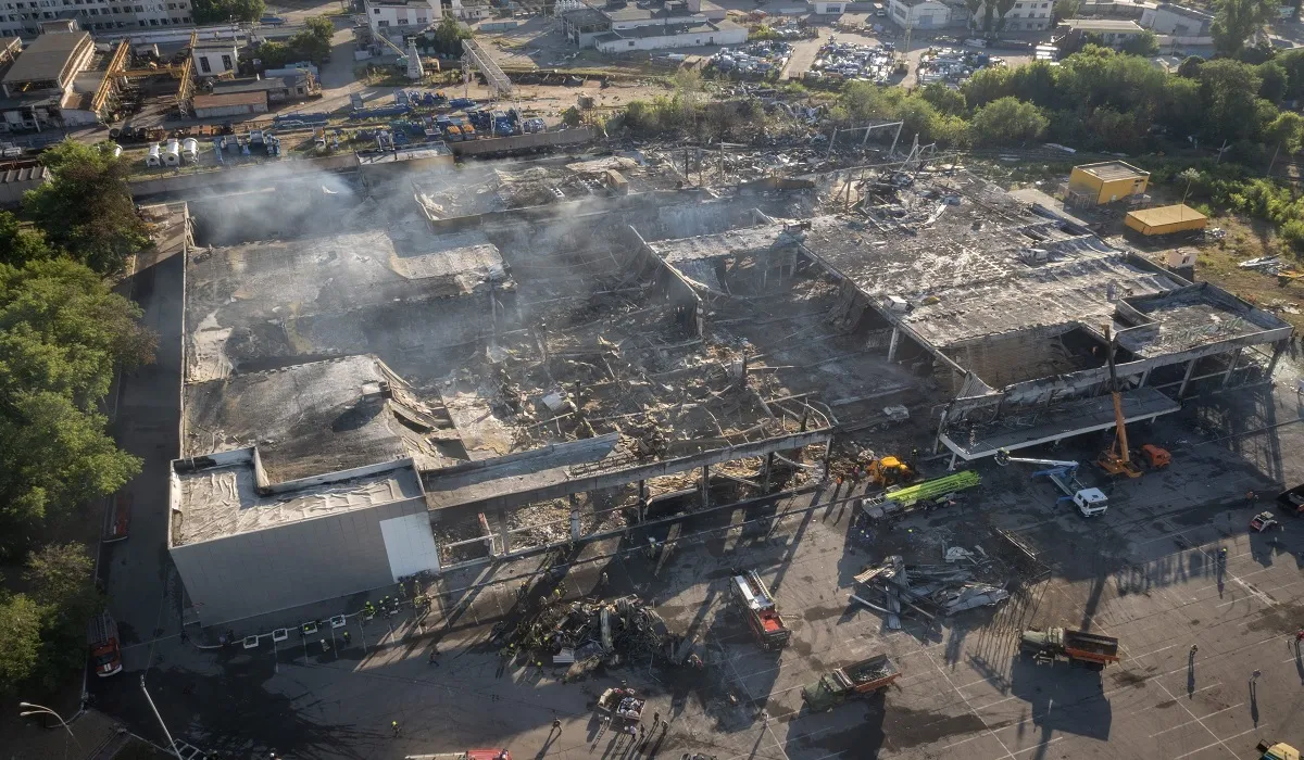 Shopping center burned after a rocket attack in Kremenchuk, Ukraine- India TV Hindi