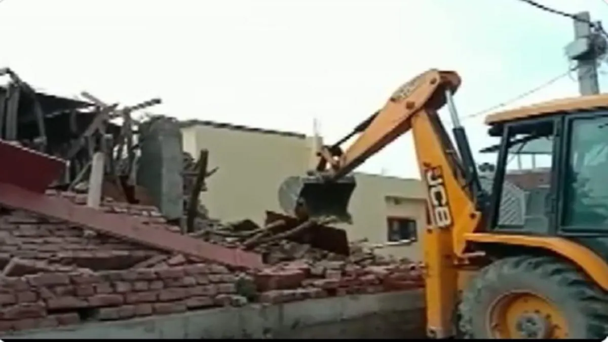 Bulldozer Action- India TV Hindi