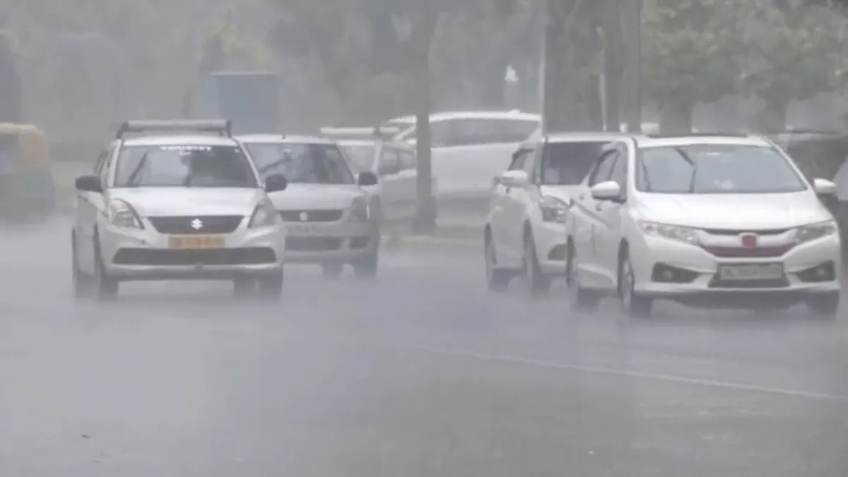 Heavy rain started in many areas of Delhi - India TV Hindi