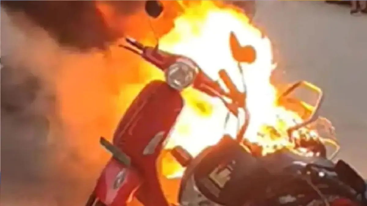 EV Bike fire - India TV Paisa