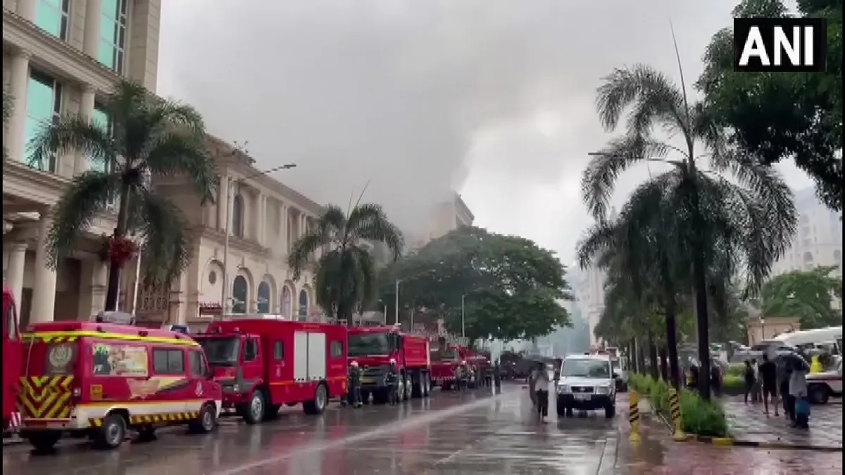 Fire breaks out at a mall in Hiranandani Powai, Mumbai- India TV Hindi