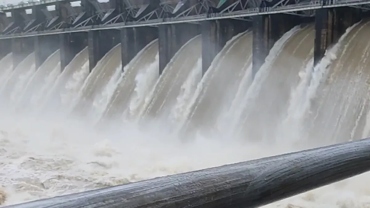27 out of 52 dam gates opened in Madhya Pradesh- India TV Hindi