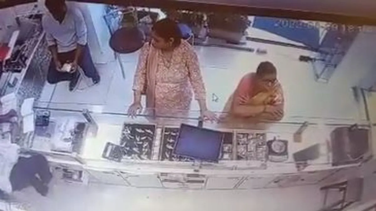 Theft In Jwellery Shop- India TV Hindi