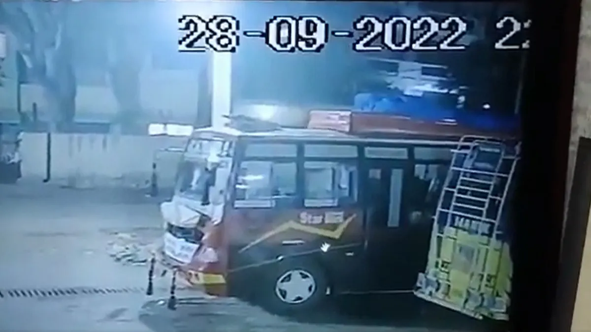 Bus Blast in Jammu Kashmir- India TV Hindi