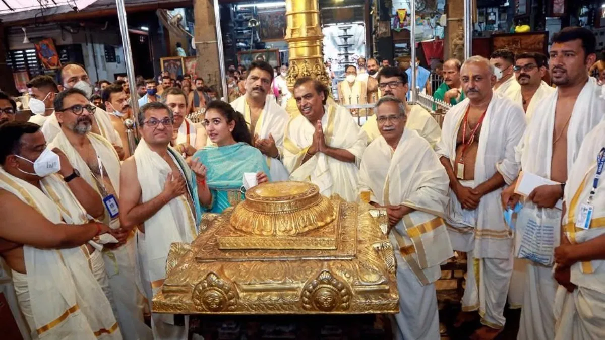 Mukesh Ambani at Guruvayur Shri Krishna Temple- India TV Hindi