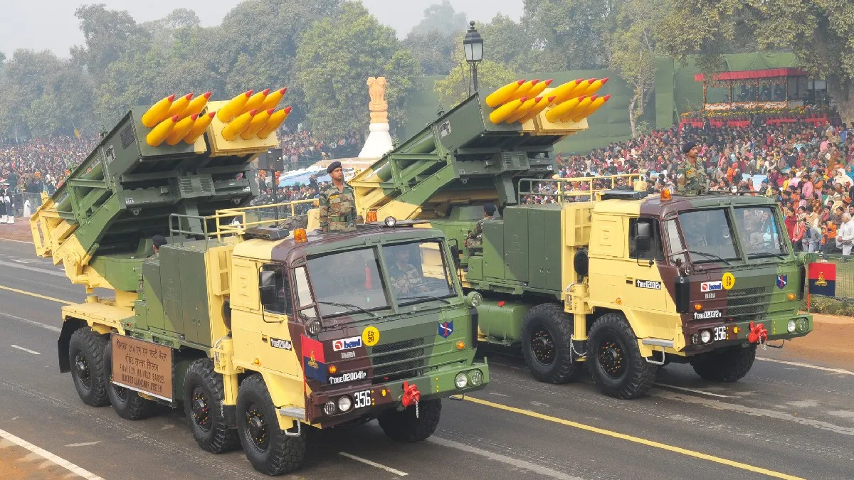 Pinaka Multi Barrel Rocket launcher system- India TV Hindi