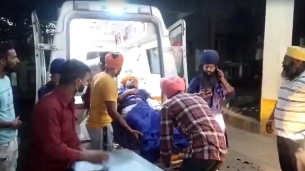 Clashes between Nihang Sikhs and followers of Radha Swami Satsang Beas- India TV Hindi