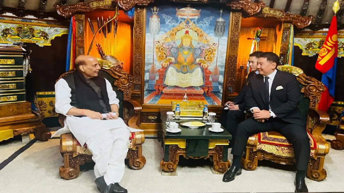 Defense Minister Rajnath Singh and Mongolian President H.E. U. Khurelsukh- India TV Hindi