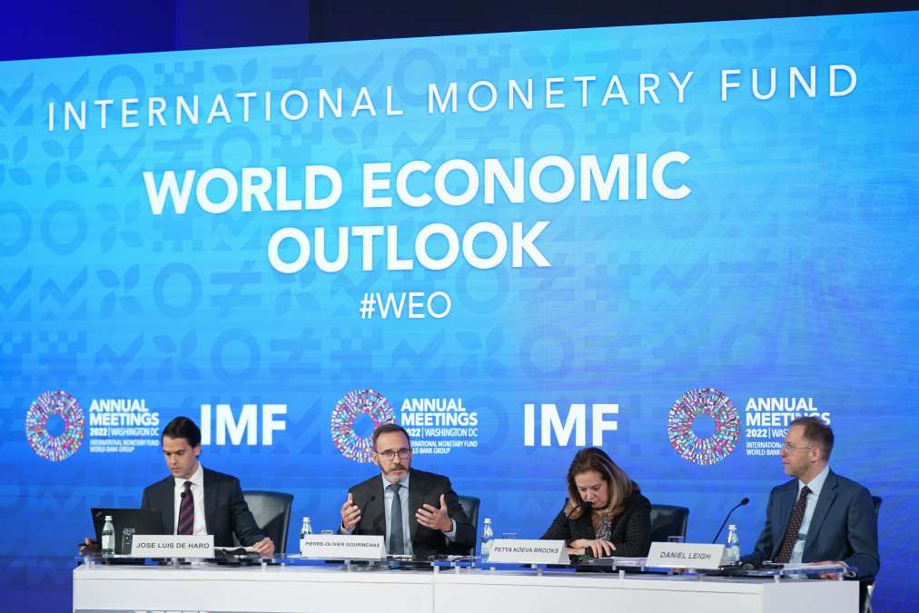 IMF ने 2022 के लिए भारत के वृद्धि दर के अनुमान को 7.4% से घटाकर 6.8 प्रतिशत  किया IMF cuts India's growth forecast for 2022 to 6.8 percent from 7.4% -  India TV Hindi News