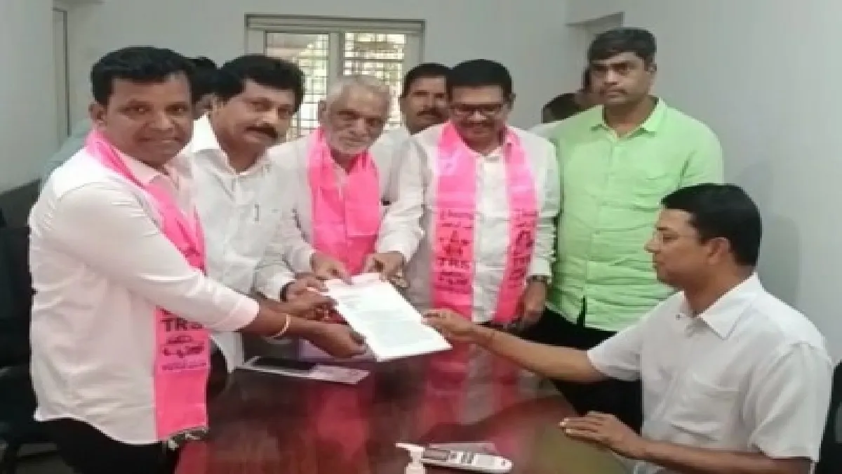 TRS demand- disqualify BJP candidate- India TV Hindi