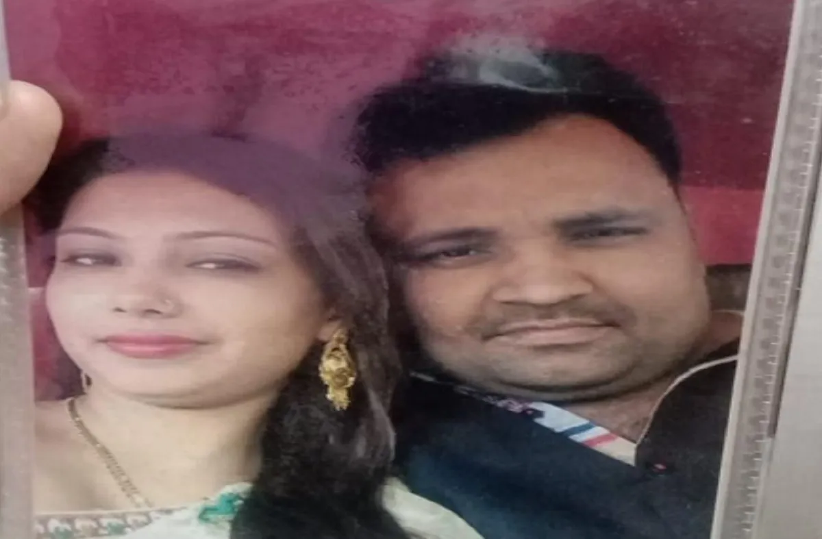 फिल्म प्रोड्यूसर पति अपनी पत्नी के साथ।- India TV Hindi