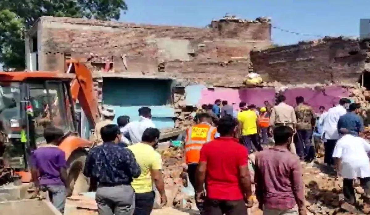  Explosion in firecracker warehouse in Morena- India TV Hindi