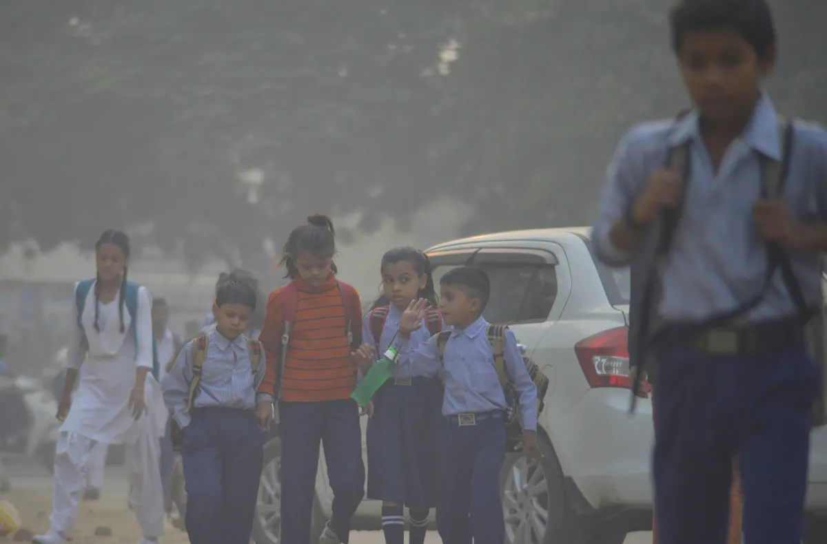 देश में बंद हो गए 20 हजार स्कूल- India TV Hindi