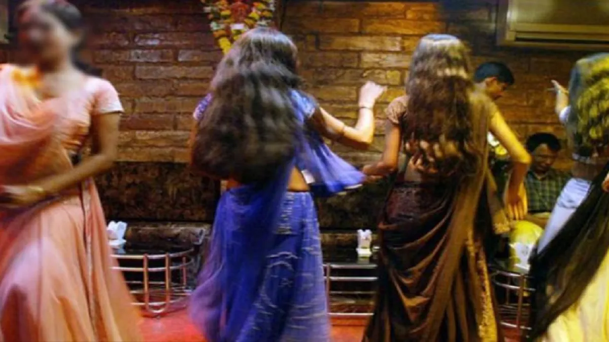 वैध डांस बार- India TV Hindi