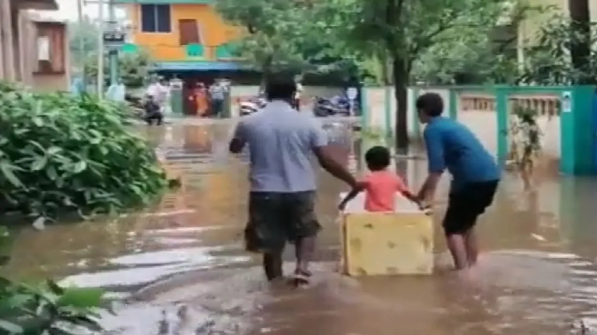 तमिलनाडु में भारी बारिश के बाद बाढ़ जैसे हालात- India TV Hindi