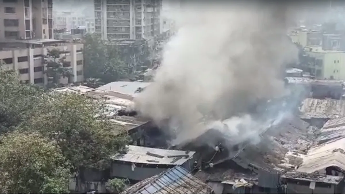 मुंबई के भायखला इलाके में भीषण आग - India TV Hindi