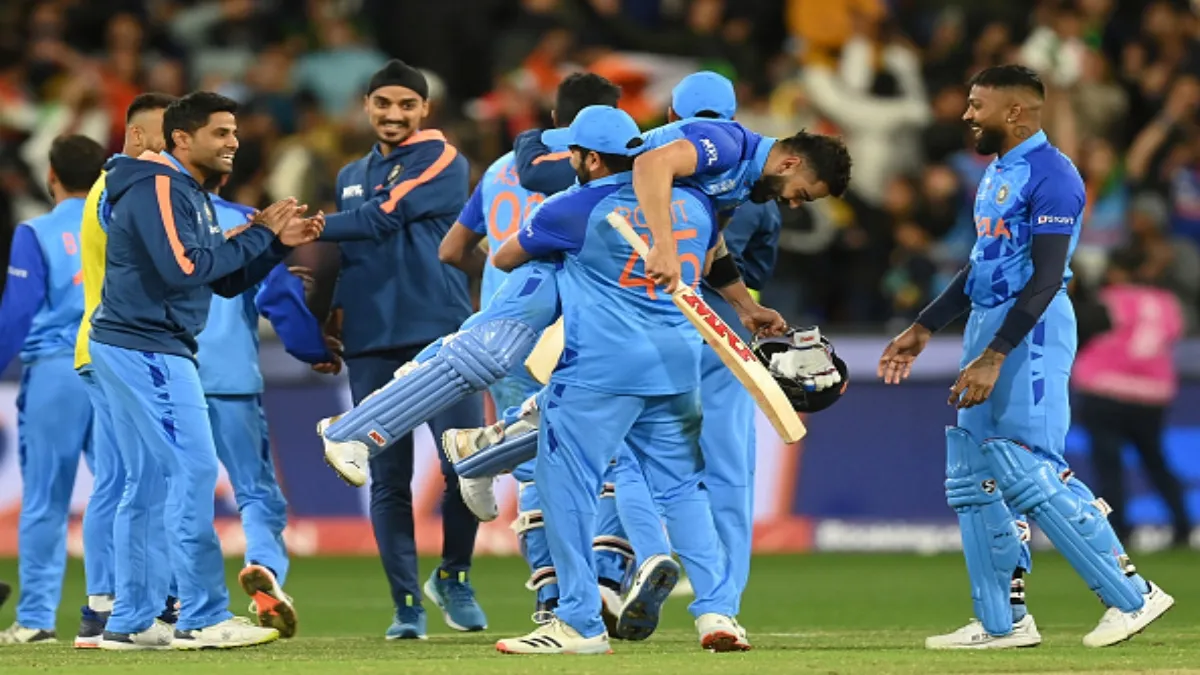 Team India celebrating victory over Pakistan in the T20...- India TV Hindi