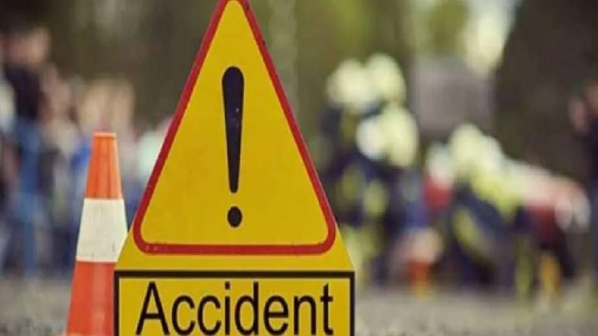 कर्नाटक के उडुपी जिले में बस और कार आमने-सामने टकराई (सांकेतिक तस्वीर)- India TV Hindi