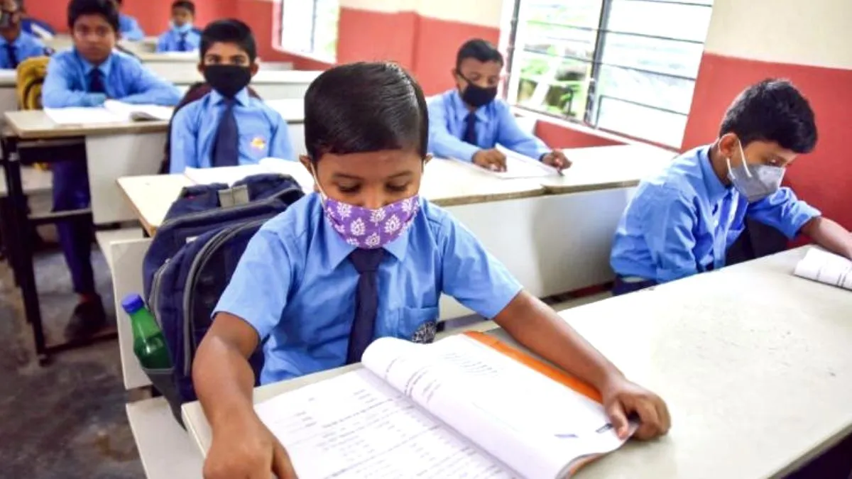 यूपी के प्राइवेट स्कूलों में फीस बढ़ने वाली है- India TV Hindi