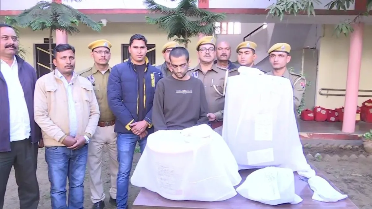 पुलिस ने आरोपी को पकड़ा, सामान भी बरामद - India TV Hindi