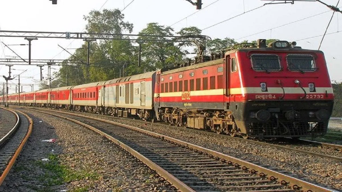 रेल यात्रियों का डेटा हैक- India TV Hindi
