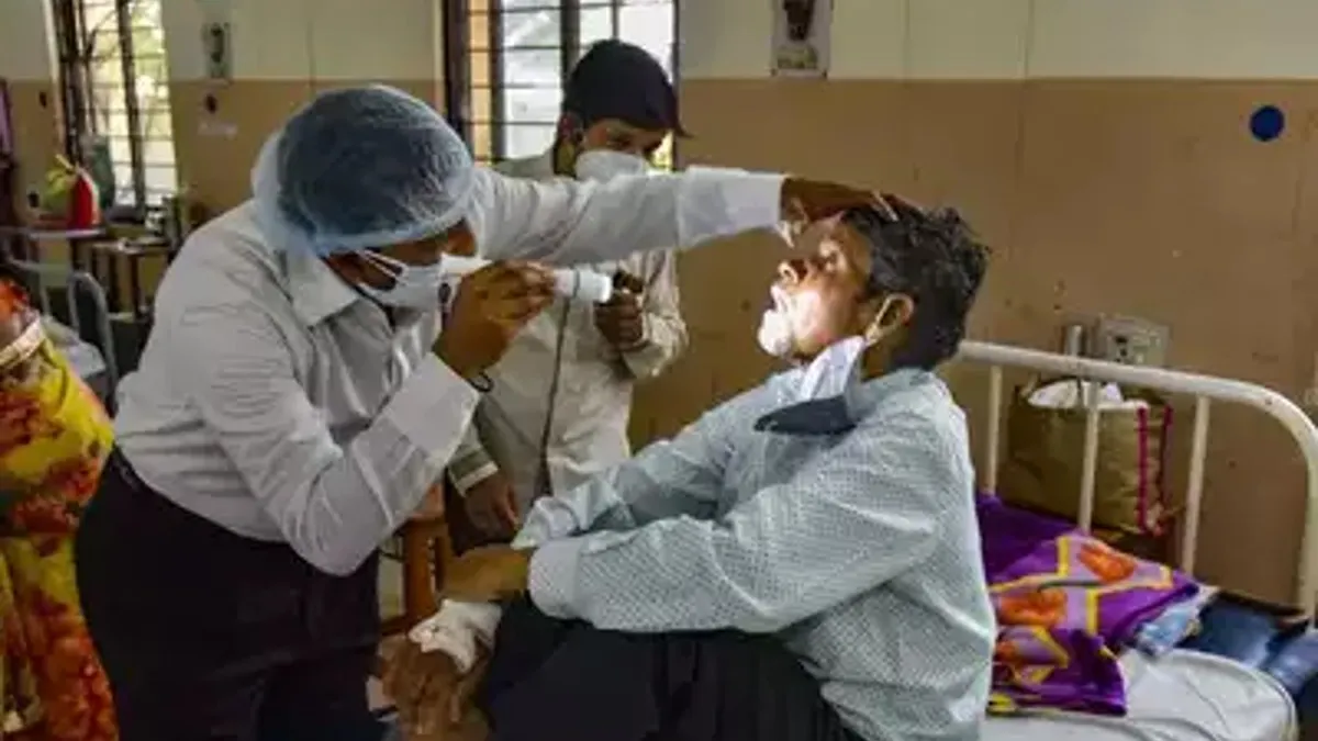 गाजियाबाद में ब्लैक और वाइट फंगस का पहला मरीज मिला है।- India TV Hindi