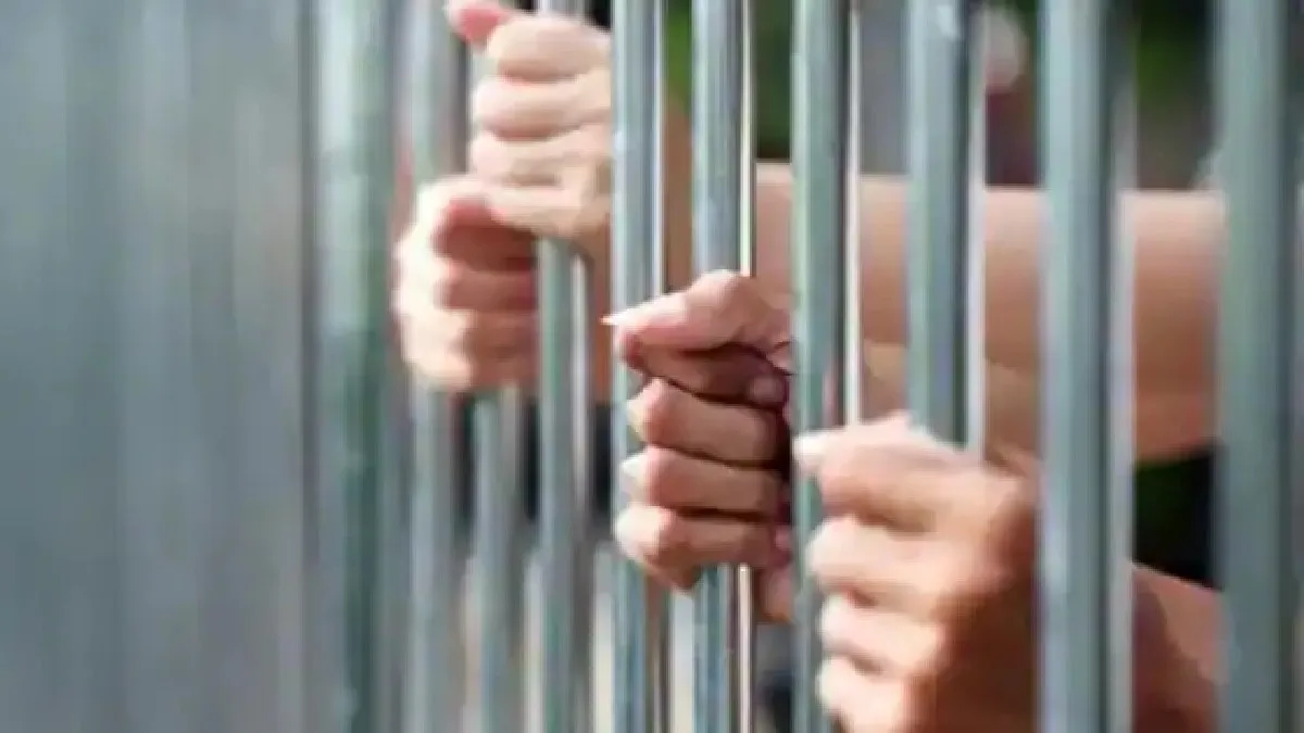 दिल्ली में कैदियों को नहाने के लिए मिलेगा गर्म पानी - India TV Hindi