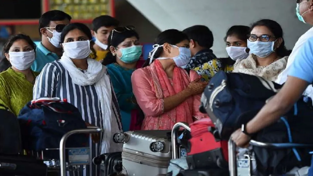 विदेश से भारत आने यात्रियों में ओमिक्रॉन के 11 सब वैरिएंट मिले - India TV Hindi