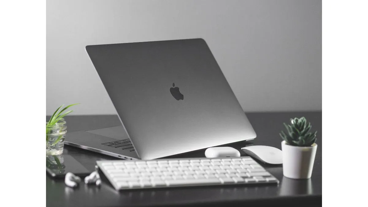 Apple MacBook Pro features and price- India TV Paisa