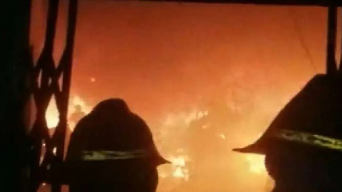 नोएडा की एक फैक्टरी में लगी भीषण आग(सांकेतिक फाइल फोटो)- India TV Hindi
